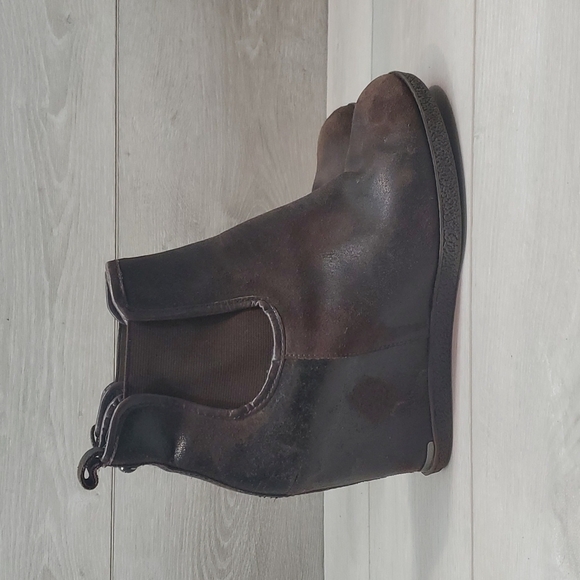 Donald j Pliner Womens Dillon Ankle Wedge Distressed Leather Boots shoes - Picture 2 of 13